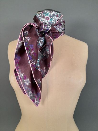 BALLY.
Silk twill square decorated with flowers...