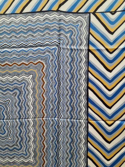 Lot including:
- UTERQUE.
Silk twill square...