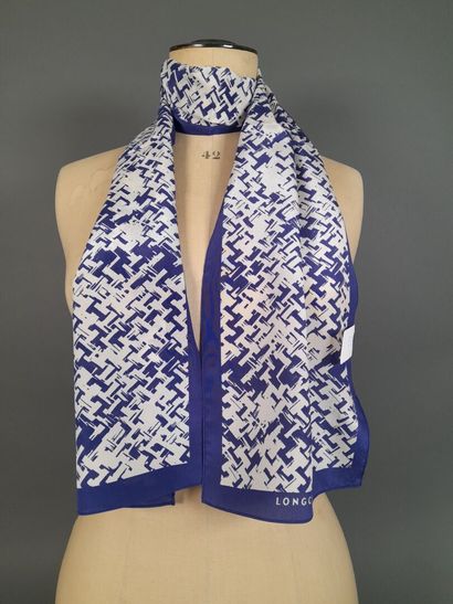 LONGCHAMP.
Silk scarf with geometric decoration...
