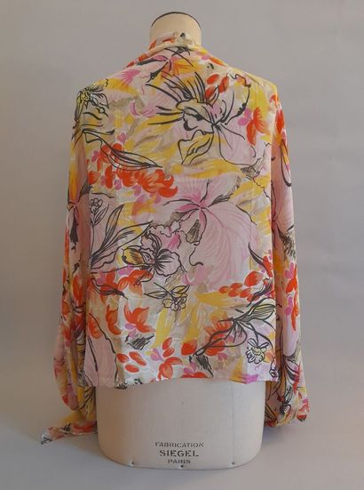 Lot including: 
- GRAEME BLACK.
Silk square...