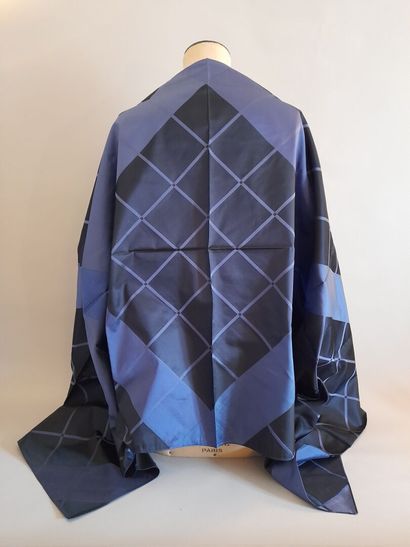 Lot including:
- ALAIN FIGARET.
Fringed viscose...