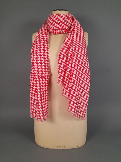 Lot including:
- Silk twill fringed scarf...