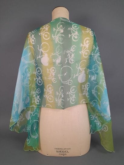 WAKO.
Lot including: 
- Silk chiffon scarf...