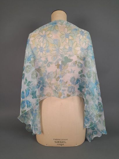 WAKO.
Lot including: 
- Silk chiffon scarf...