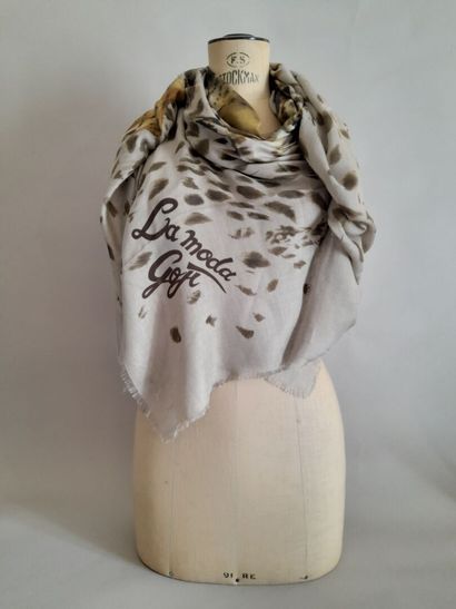 Lot including:
- Silk and cotton stole decorated...