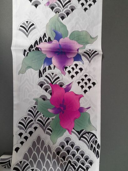 LEONARD.
Silk twill point scarf decorated...