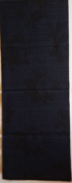 LANCEL, PARIS.
Fringed wool scarf decorated...