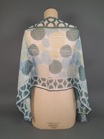 Lot including :
- Silk scarf decorated with...