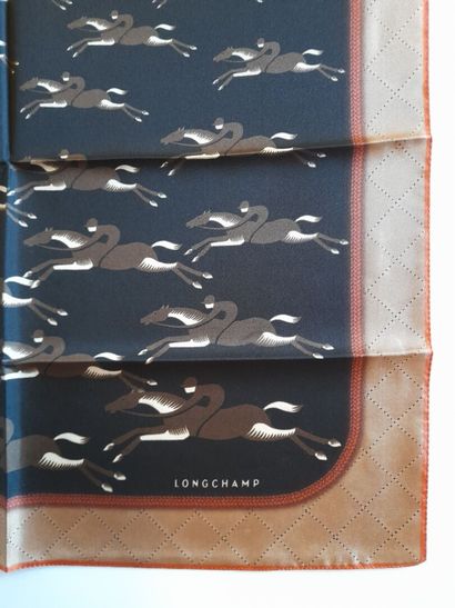 LONGCHAMP, PARIS.
Gavroche in silk twill...