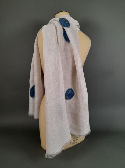RODA.
Fringed scarf in linen, viscose and...