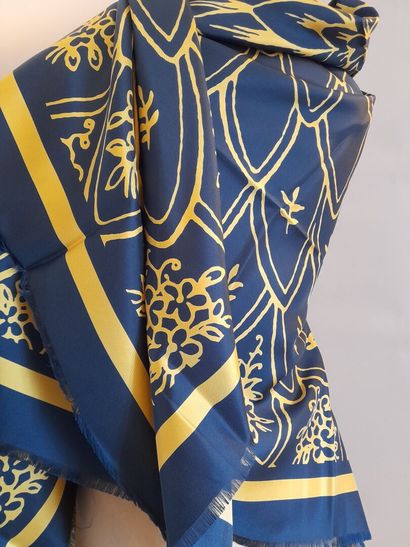 ARC EN CIEL TAROT.
Fringed silk twill square...