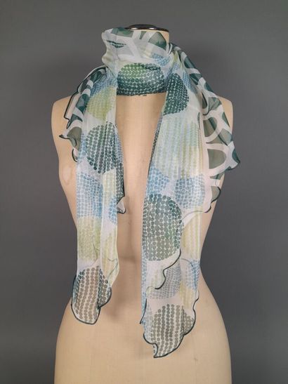Lot including :
- Silk scarf decorated with...