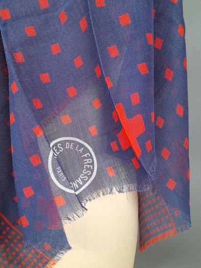 INES DE LA FRESSANGE, PARIS.
Fringed wool...