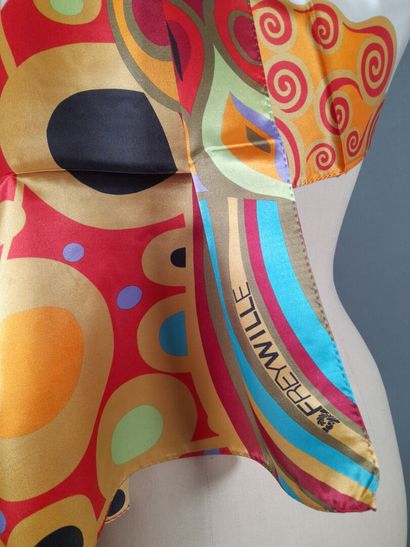 FREYWILLE.
Silk scarf with geometric design...