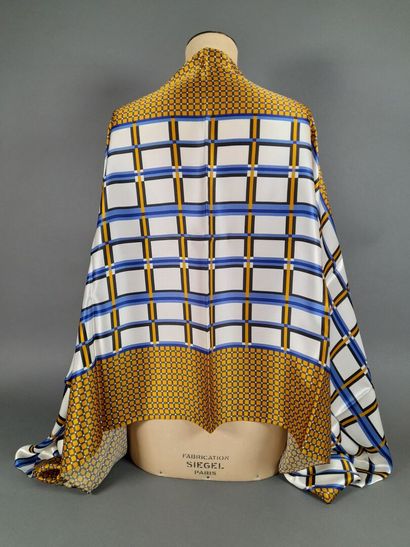 Lot including:
- UTERQUE.
Silk twill square...