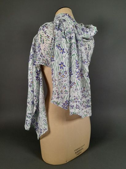 Lot including: 
- Modal and cashmere scarf...