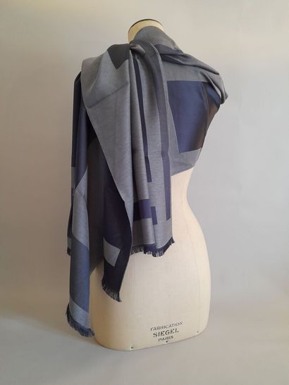 ALAIN FIGARET.
Fringed viscose and silk scarf...