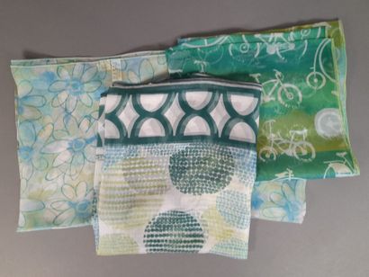 WAKO.
Lot including: 
- Silk chiffon scarf...