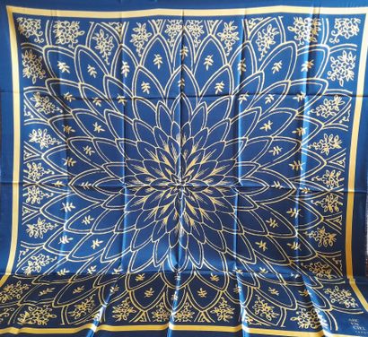 ARC EN CIEL TAROT.
Fringed silk twill square...