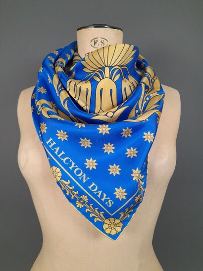 HALCYON DAYS.
Silk twill square decorated...