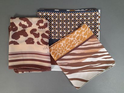 Lot including: 
- MASSIMO DUTTI.
Silk twill...
