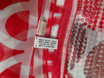 Lot including:
- RENE LEZARD.
Fringed linen...