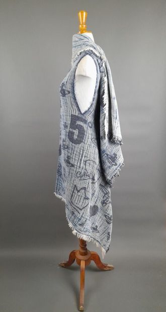VIVIENNE WESTWOOD.
Fringed stole jacket in...