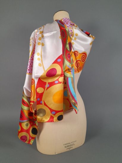 FREYWILLE.
Silk scarf with geometric design...