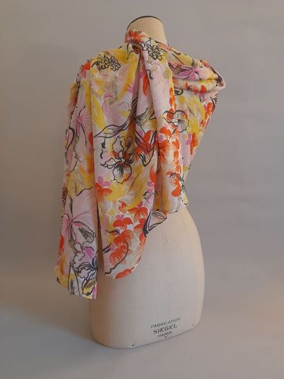 Lot including: 
- GRAEME BLACK.
Silk square...