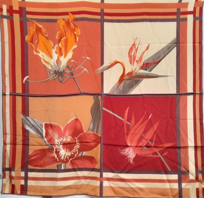 Lot including :
- Silk square decorated with...