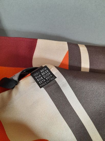 HOLLIDAY & BROWN, LONDON.
Silk twill fringed...