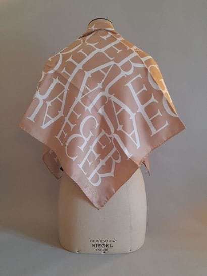JAEGER.
Silk twill square decorated with...