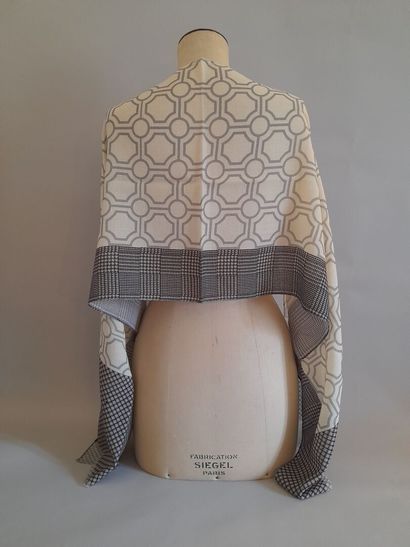 Lot including: 
-NODUS.
Woolen scarf with...