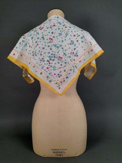 NINA RICCI.
Cotton square with springtime...