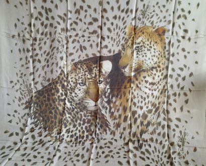 Lot including:
- Silk and cotton stole decorated...