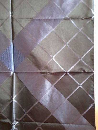 Lot including:
- ALAIN FIGARET.
Fringed viscose...