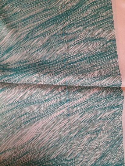 Lot including:
- ISAIA.
Cotton and linen...