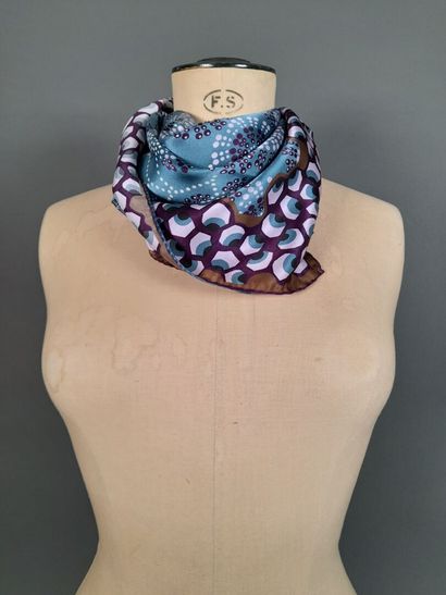 Lot including:
-FLAVIO CASTELLANI.
Silk satin...