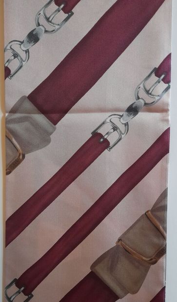 BALLY.
Lined scarf in silk twill decorated...