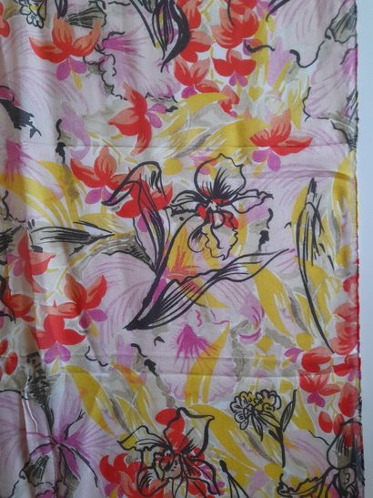 Lot including: 
- GRAEME BLACK.
Silk square...