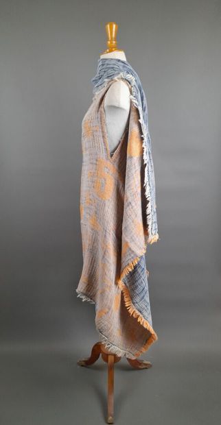 VIVIENNE WESTWOOD.
Fringed stole jacket in...