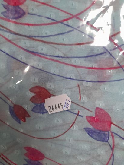 NINA RICCI.
Shaped silk square decorated...