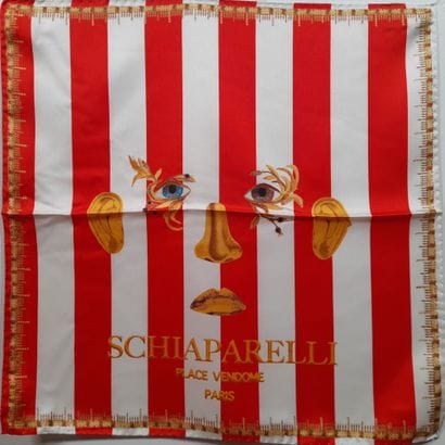 SCHIAPARELLI, Place Vendôme, PARIS.
Gavroche...