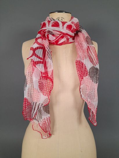 Lot including:
- RENE LEZARD.
Fringed linen...