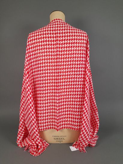 Lot including:
- Silk twill fringed scarf...