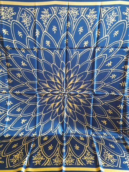 ARC EN CIEL TAROT.
Fringed silk twill square...