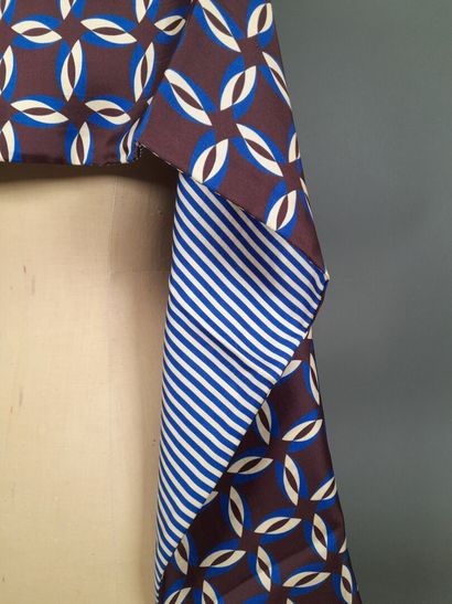 HOLLIDAY & BROWN, LONDON.
Silk twill fringed...