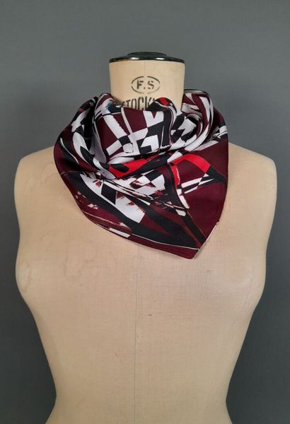 TEXIER.
Lot including : 
- Silk twill square...
