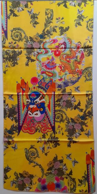 Lot including: 
- UTERQUE.
Cotton and silk...