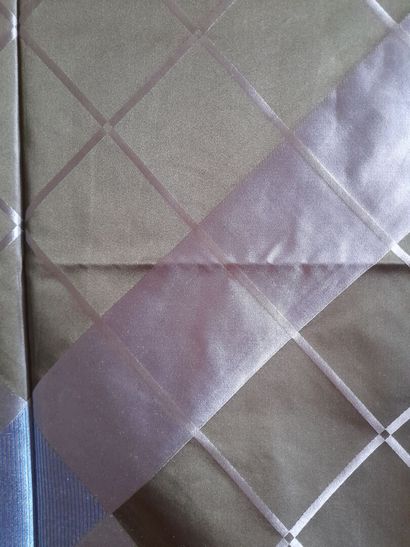 Lot including:
- ALAIN FIGARET.
Fringed viscose...